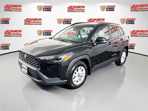 Certified 2024 Toyota Corolla Cross LE image 13
