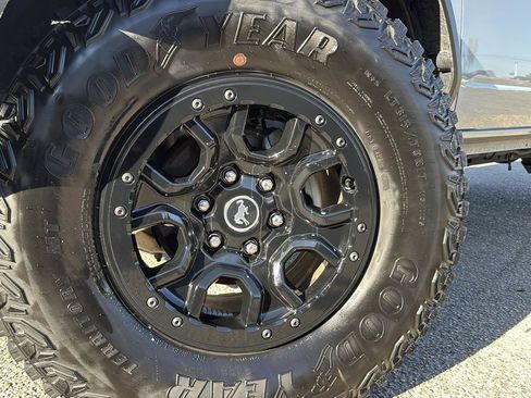 Certified 2023 Ford Bronco Wildtrak image 9