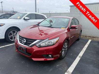 Used 2017 Nissan Altima 2.5 SL w/ 2.5 Technology Package