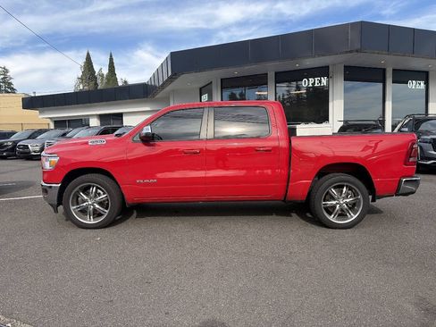 Used 2024 RAM 1500 Laramie AWD/4WD image 2