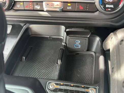 Used 2025 Ford Bronco Raptor AWD/4WD image 22