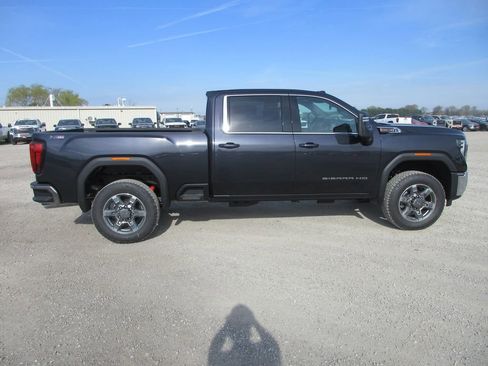 New 2026 GMC Sierra 2500 SLE w/ SLE Value Package; image 3