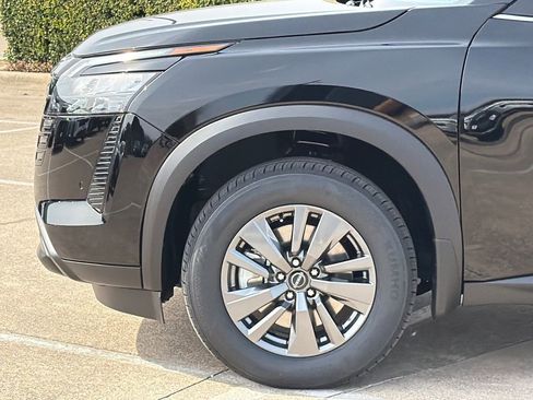 New 2026 Nissan Pathfinder SV image 5