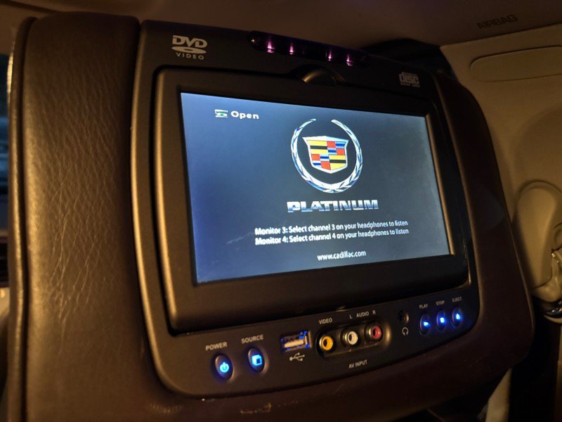 Used 2014 Cadillac Escalade ESV Platinum AWD/4WD image 29