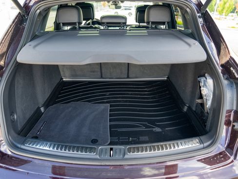 Certified 2026 Porsche Macan AWD/4WD image 27