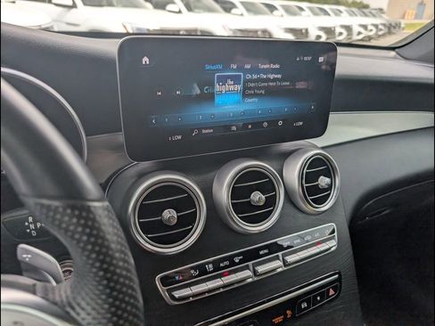 Used 2021 Mercedes-Benz GLC 300 image 17