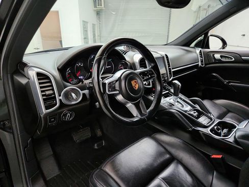 Used 2017 Porsche Cayenne Platinum Edition AWD/4WD image 13