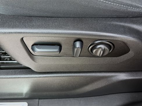 Used 2022 Chevrolet Silverado 1500 LT image 22