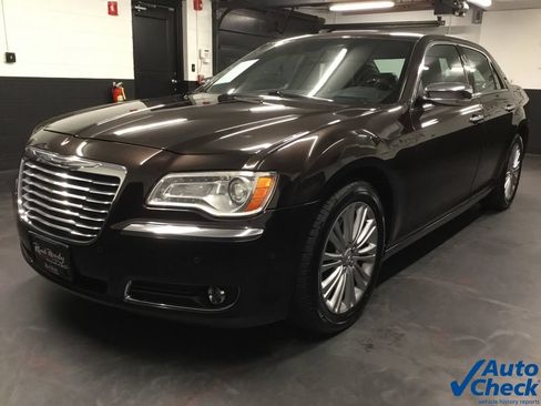 Used 2012 Chrysler 300 C w/ 19-Premium Speaker Group AWD/4WD image 5