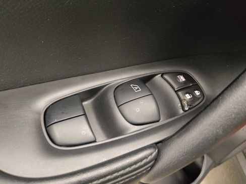 Used 2020 Nissan Rogue SV w/ Premium Package FWD image 27