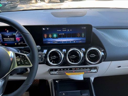 New 2026 Mercedes-Benz GLA 250 4MATIC image 9