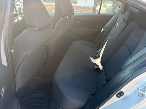 Used 2022 Toyota Corolla LE FWD image 6