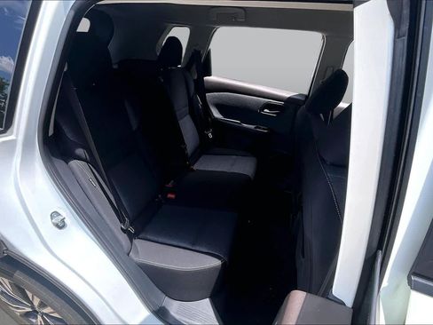 Certified 2023 Nissan Rogue SV FWD image 21