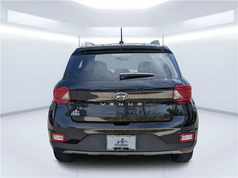 Certified 2024 Hyundai Venue SEL FWD image 4
