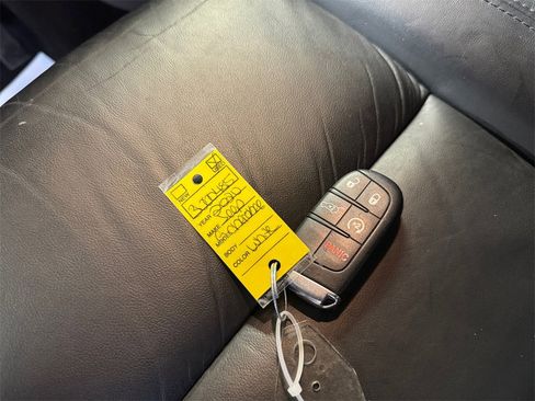 Used 2020 Jeep Grand Cherokee Limited w/ Premium Lighting Group image 32