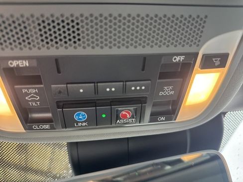 Used 2017 Acura TLX w/ Technology Package image 27