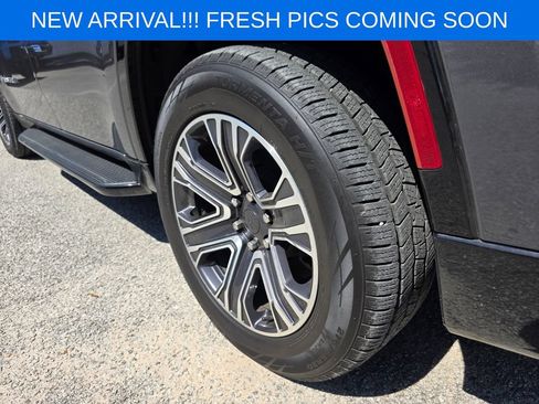 Used 2023 Jeep Wagoneer Series II RWD image 7