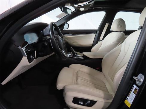 Used 2021 BMW 540i w/ Executive Package image 16