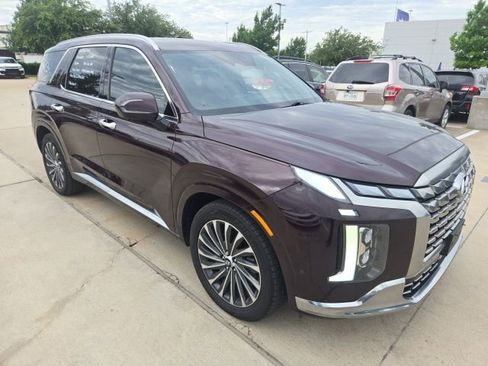 Used 2024 Hyundai Palisade Calligraphy FWD image 1