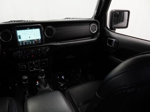Used 2018 Jeep Wrangler Unlimited Sahara w/ Uconnect 4C Nav & Sound Group AWD/4WD image 32