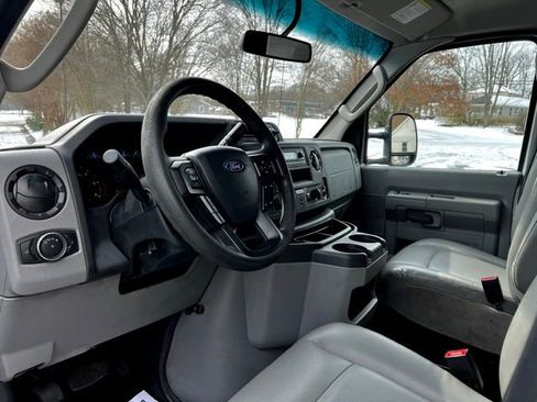Used 2021 Ford E-350 and Econoline 350 Super Duty w/ Power Windows & Locks Group image 12