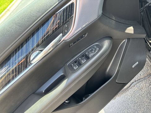 Certified 2023 Cadillac XT6 Premium Luxury AWD/4WD image 29