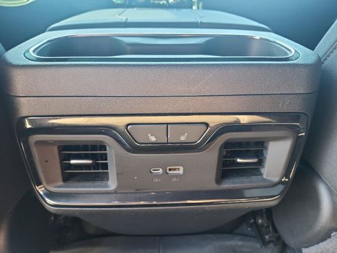 Used 2024 GMC Sierra 2500 AT4 w/ AT4 Premium Plus Package AWD/4WD image 14