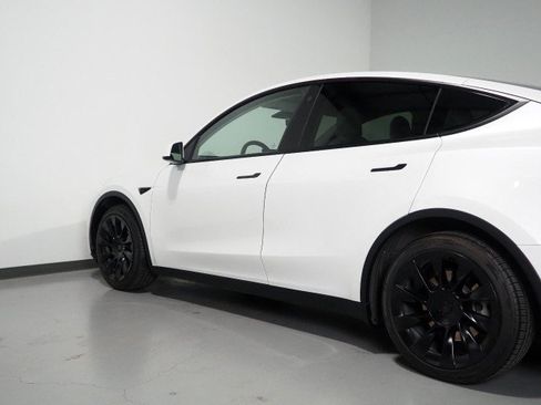 Used 2021 Tesla Model Y Long Range AWD/4WD image 45