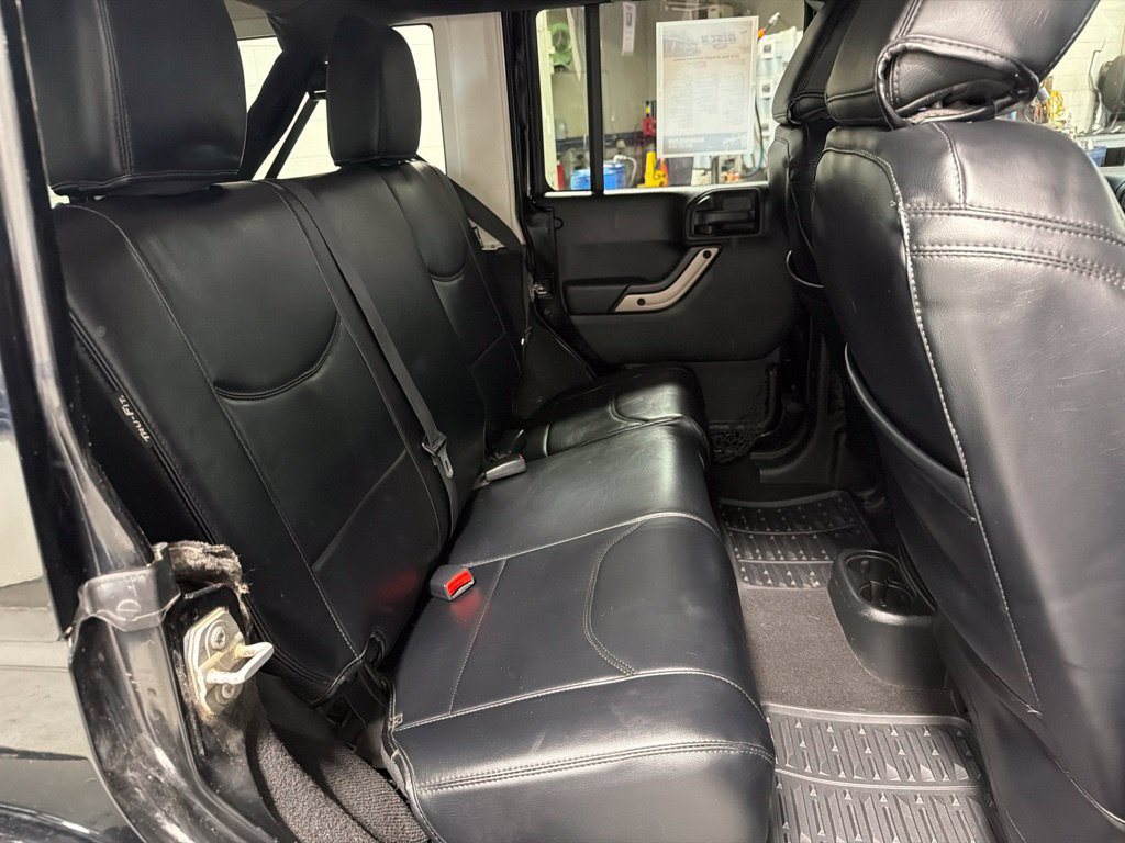 Used 2016 Jeep Wrangler Unlimited Sahara AWD/4WD image 10