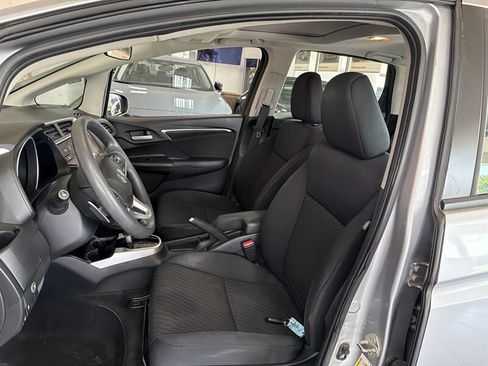 Used 2018 Honda Fit EX image 9
