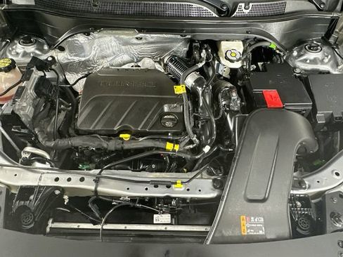 Used 2025 Chevrolet Trax RS w/ Sunroof Package FWD image 29