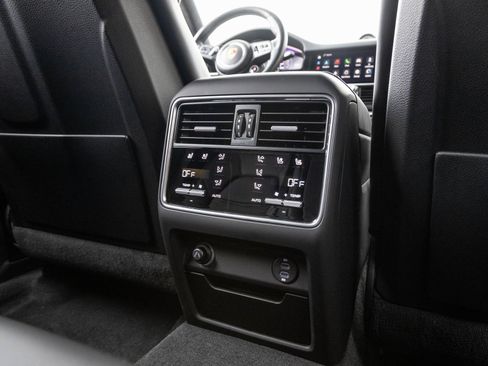 Certified 2023 Porsche Cayenne Turbo image 30