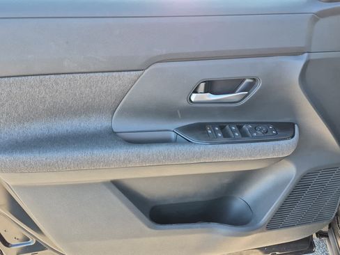 New 2026 Nissan Kicks SV w/ Cold Weather Package AWD/4WD image 9