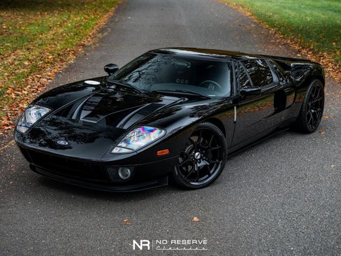Used 2005 Ford GT image 14