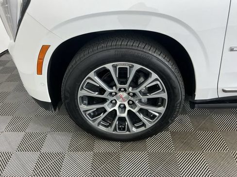 Used 2026 GMC Yukon Denali w/ Denali Reserve Package AWD/4WD image 35
