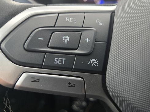 Used 2024 Volkswagen Taos SE image 15