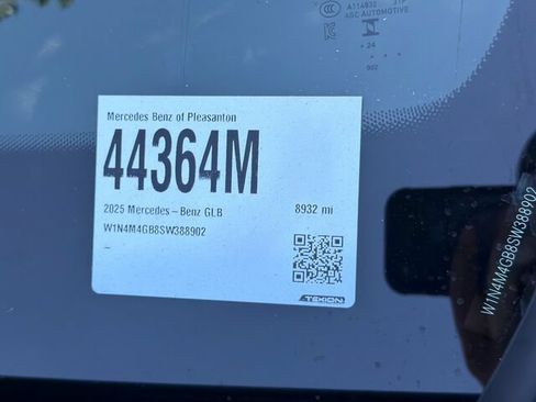Certified 2025 Mercedes-Benz GLB 250 image 4