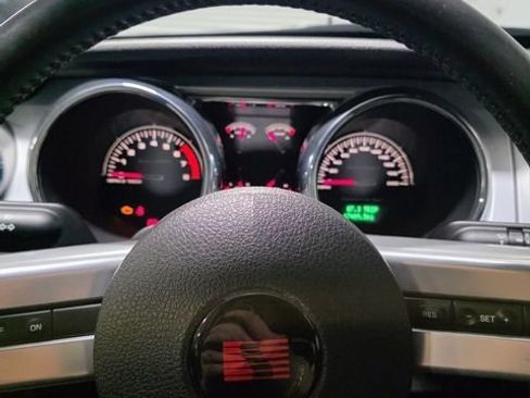 Used 2005 Ford Mustang GT Premium RWD image 10
