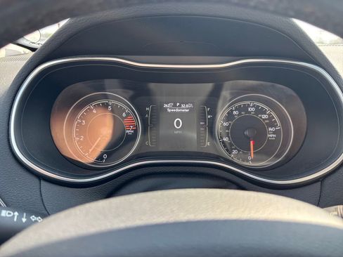 Used 2021 Jeep Cherokee Latitude Plus w/ Sun & Sound Group AWD/4WD image 27