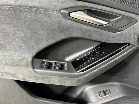 New 2025 Audi SQ6 e-tron Premium Plus image 10