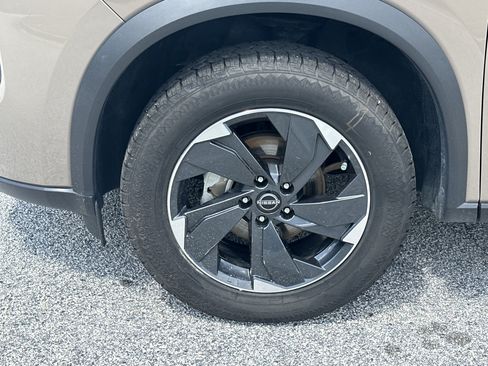 Used 2025 Nissan Rogue SV AWD/4WD image 11