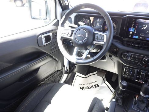 Used 2024 Jeep Wrangler Unlimited Sahara AWD/4WD image 20