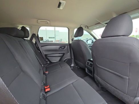 Used 2025 Nissan Rogue S FWD image 26