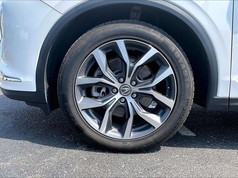 Used 2024 Acura MDX SH-AWD w/ Technology Package image 2