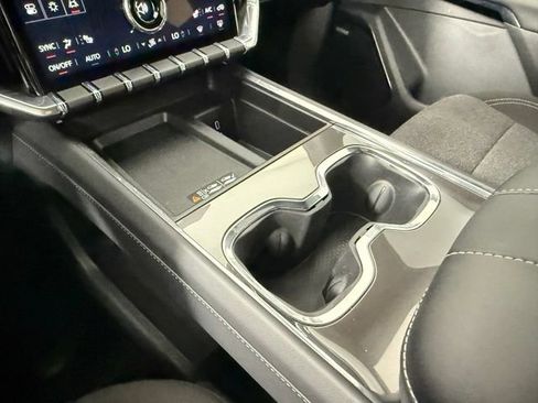 Used 2025 GMC Acadia Elevation FWD image 25