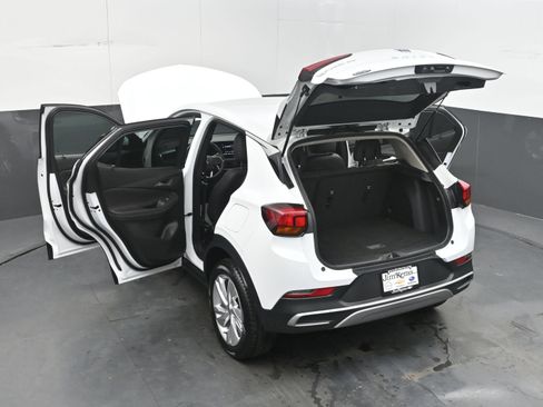 Used 2025 Buick Encore GX Preferred AWD/4WD image 44