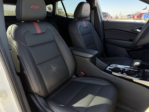 New 2026 Chevrolet Trax RS w/ Sunroof Package image 24