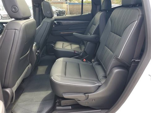 New 2026 Buick Enclave Avenir image 9