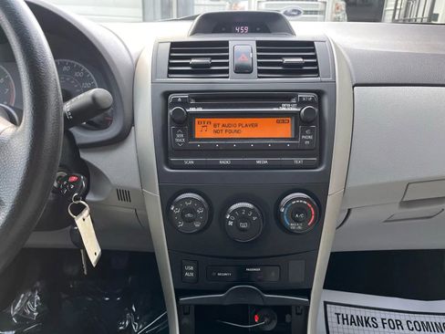 Used 2013 Toyota Corolla L image 19