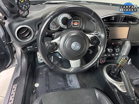 Used 2018 Toyota 86 GT image 12